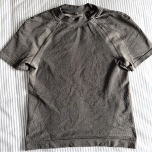 Lululemon Athletica, Gray, Short Raglan
Sleeve, Heathered T Shirt